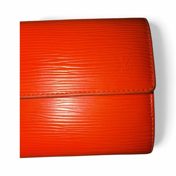 Louis Vuitton Orange Epi Sarah Wallet - Picture 3 of 12